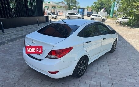 Hyundai Solaris II рестайлинг, 2013 год, 595 000 рублей, 10 фотография
