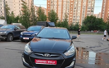 Hyundai Solaris II рестайлинг, 2011 год, 640 000 рублей, 2 фотография