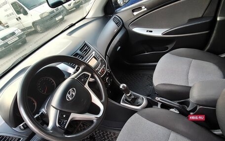 Hyundai Solaris II рестайлинг, 2011 год, 640 000 рублей, 6 фотография