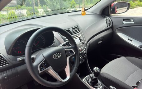 Hyundai Solaris II рестайлинг, 2011 год, 745 000 рублей, 22 фотография