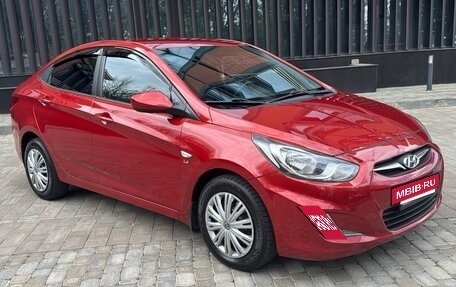Hyundai Solaris II рестайлинг, 2011 год, 745 000 рублей, 10 фотография