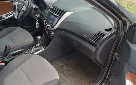 Hyundai Solaris II рестайлинг, 2013 год, 650 000 рублей, 11 фотография