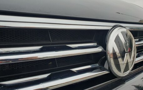 Volkswagen Tiguan II, 2019 год, 2 850 000 рублей, 3 фотография