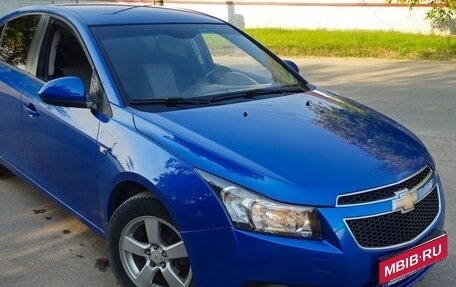 Chevrolet Cruze II, 2011 год, 700 000 рублей, 1 фотография