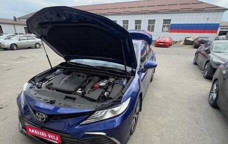 Toyota Camry, 2021 год, 3 470 000 рублей, 2 фотография