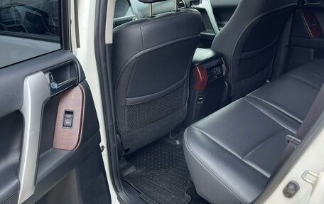 Toyota Land Cruiser Prado 150 рестайлинг 2, 2017 год, 3 900 000 рублей, 2 фотография