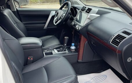 Toyota Land Cruiser Prado 150 рестайлинг 2, 2017 год, 3 900 000 рублей, 9 фотография