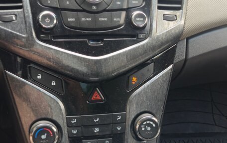 Chevrolet Cruze II, 2011 год, 700 000 рублей, 10 фотография