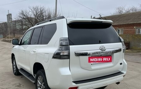 Toyota Land Cruiser Prado 150 рестайлинг 2, 2017 год, 3 900 000 рублей, 14 фотография