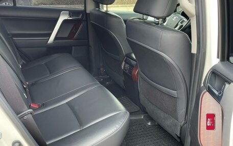 Toyota Land Cruiser Prado 150 рестайлинг 2, 2017 год, 3 900 000 рублей, 6 фотография