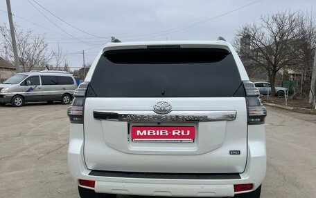 Toyota Land Cruiser Prado 150 рестайлинг 2, 2017 год, 3 900 000 рублей, 11 фотография