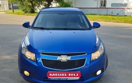Chevrolet Cruze II, 2011 год, 700 000 рублей, 3 фотография