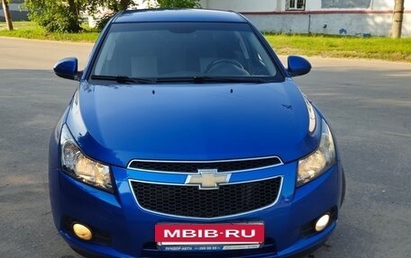 Chevrolet Cruze II, 2011 год, 700 000 рублей, 4 фотография