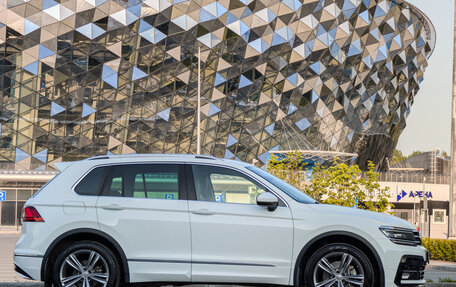 Volkswagen Tiguan II, 2019 год, 3 700 000 рублей, 3 фотография