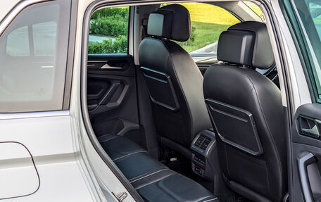 Volkswagen Tiguan II, 2019 год, 3 700 000 рублей, 16 фотография