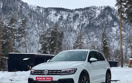 Volkswagen Tiguan II, 2019 год, 3 700 000 рублей, 26 фотография