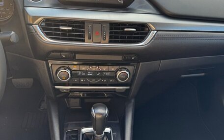 Mazda 6, 2017 год, 2 300 000 рублей, 22 фотография