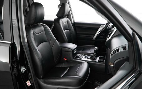 Toyota Land Cruiser Prado 150 рестайлинг 2, 2019 год, 4 674 300 рублей, 8 фотография
