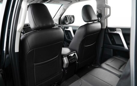 Toyota Land Cruiser Prado 150 рестайлинг 2, 2019 год, 4 674 300 рублей, 11 фотография