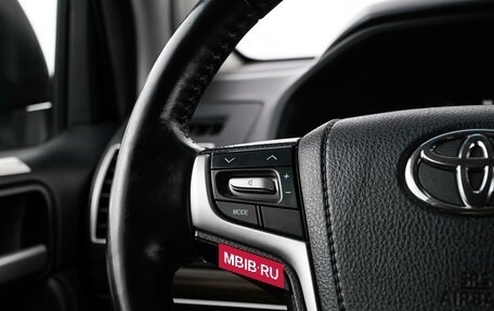 Toyota Land Cruiser Prado 150 рестайлинг 2, 2019 год, 4 674 300 рублей, 12 фотография