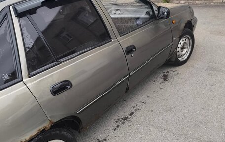 Daewoo Nexia I рестайлинг, 2003 год, 110 000 рублей, 1 фотография