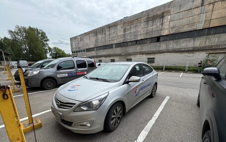 Hyundai Solaris II рестайлинг, 2015 год, 800 000 рублей, 1 фотография