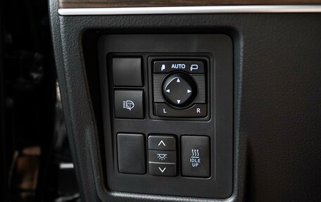 Toyota Land Cruiser Prado 150 рестайлинг 2, 2019 год, 4 674 300 рублей, 16 фотография