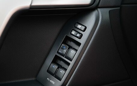 Toyota Land Cruiser Prado 150 рестайлинг 2, 2019 год, 4 674 300 рублей, 18 фотография