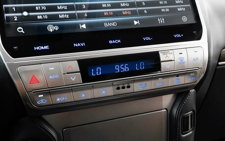 Toyota Land Cruiser Prado 150 рестайлинг 2, 2019 год, 4 674 300 рублей, 22 фотография