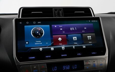 Toyota Land Cruiser Prado 150 рестайлинг 2, 2019 год, 4 674 300 рублей, 26 фотография