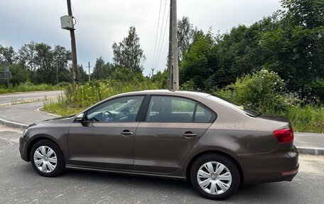 Volkswagen Jetta VI, 2011 год, 650 000 рублей, 2 фотография