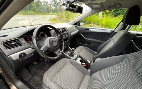 Volkswagen Jetta VI, 2011 год, 650 000 рублей, 10 фотография