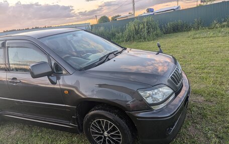 Toyota Harrier, 2002 год, 1 250 000 рублей, 8 фотография