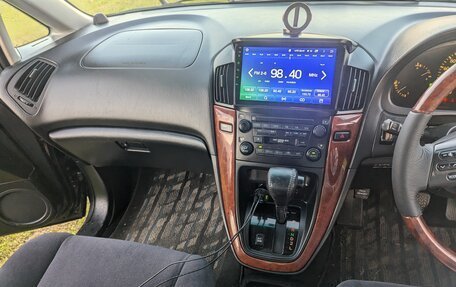 Toyota Harrier, 2002 год, 1 250 000 рублей, 28 фотография