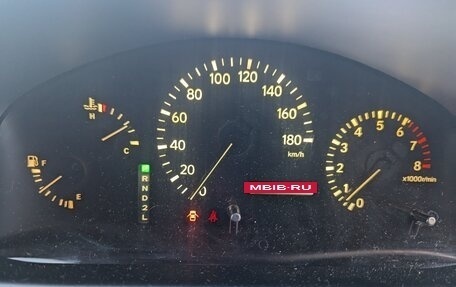 Toyota Harrier, 2002 год, 1 250 000 рублей, 29 фотография