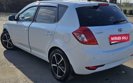 KIA cee'd I рестайлинг, 2010 год, 900 000 рублей, 2 фотография