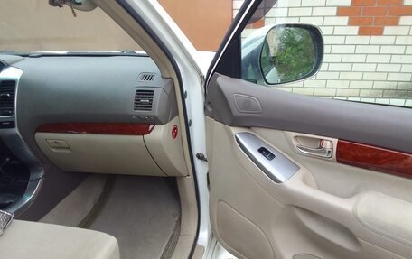 Toyota Land Cruiser Prado 120 рестайлинг, 2007 год, 2 400 000 рублей, 7 фотография