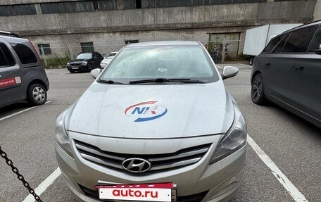 Hyundai Solaris II рестайлинг, 2015 год, 800 000 рублей, 2 фотография