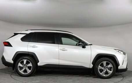 Toyota RAV4, 2019 год, 2 577 000 рублей, 4 фотография