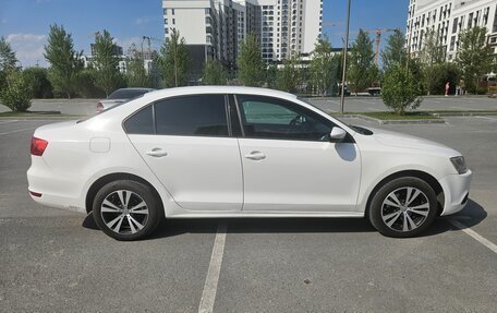 Volkswagen Jetta VI, 2014 год, 830 000 рублей, 3 фотография