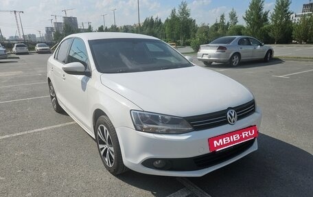 Volkswagen Jetta VI, 2014 год, 830 000 рублей, 2 фотография