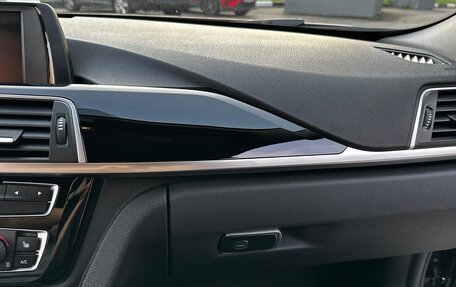 BMW 3 серия, 2018 год, 2 390 000 рублей, 39 фотография