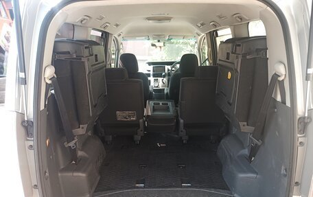 Toyota Noah III, 2009 год, 1 400 000 рублей, 2 фотография