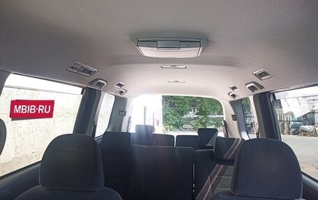 Toyota Noah III, 2009 год, 1 400 000 рублей, 14 фотография
