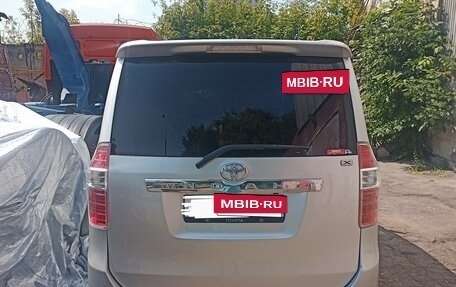 Toyota Noah III, 2009 год, 1 400 000 рублей, 8 фотография