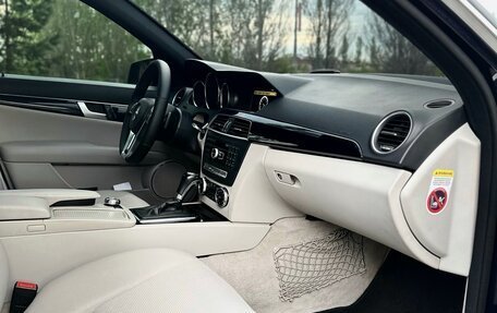 Mercedes-Benz C-Класс, 2011 год, 1 360 000 рублей, 13 фотография