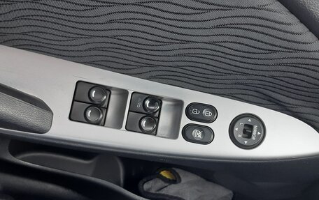 Hyundai Solaris II рестайлинг, 2011 год, 880 000 рублей, 6 фотография