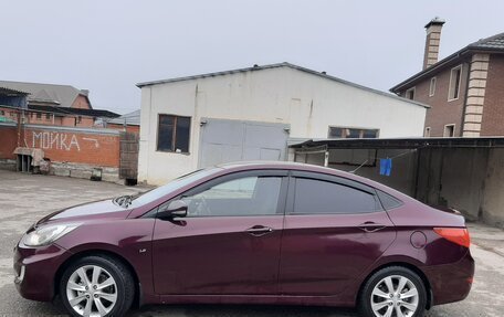 Hyundai Solaris II рестайлинг, 2011 год, 880 000 рублей, 5 фотография