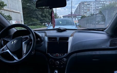 Hyundai Solaris II рестайлинг, 2012 год, 350 000 рублей, 6 фотография