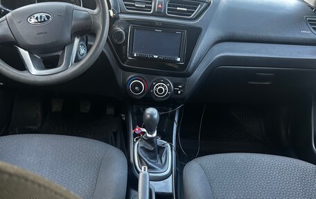 KIA Rio III рестайлинг, 2013 год, 800 000 рублей, 4 фотография